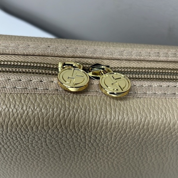 Giorgio Armani Zip Around Structured Pebbled Vegan Leather Clutch Bag - Picture 3 of 9